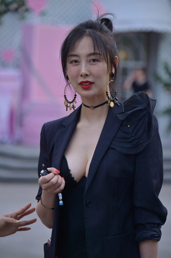 QD4186 套图38张-神兽街拍