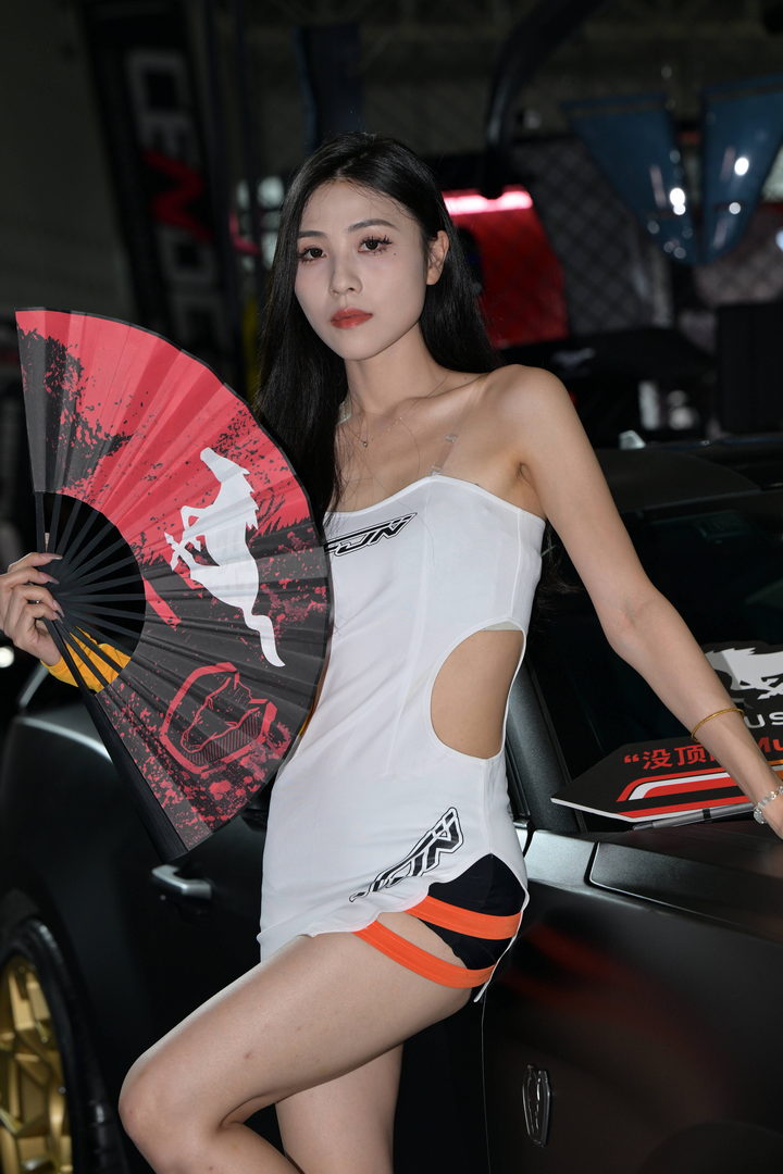 QD4460 套图132张-神兽街拍