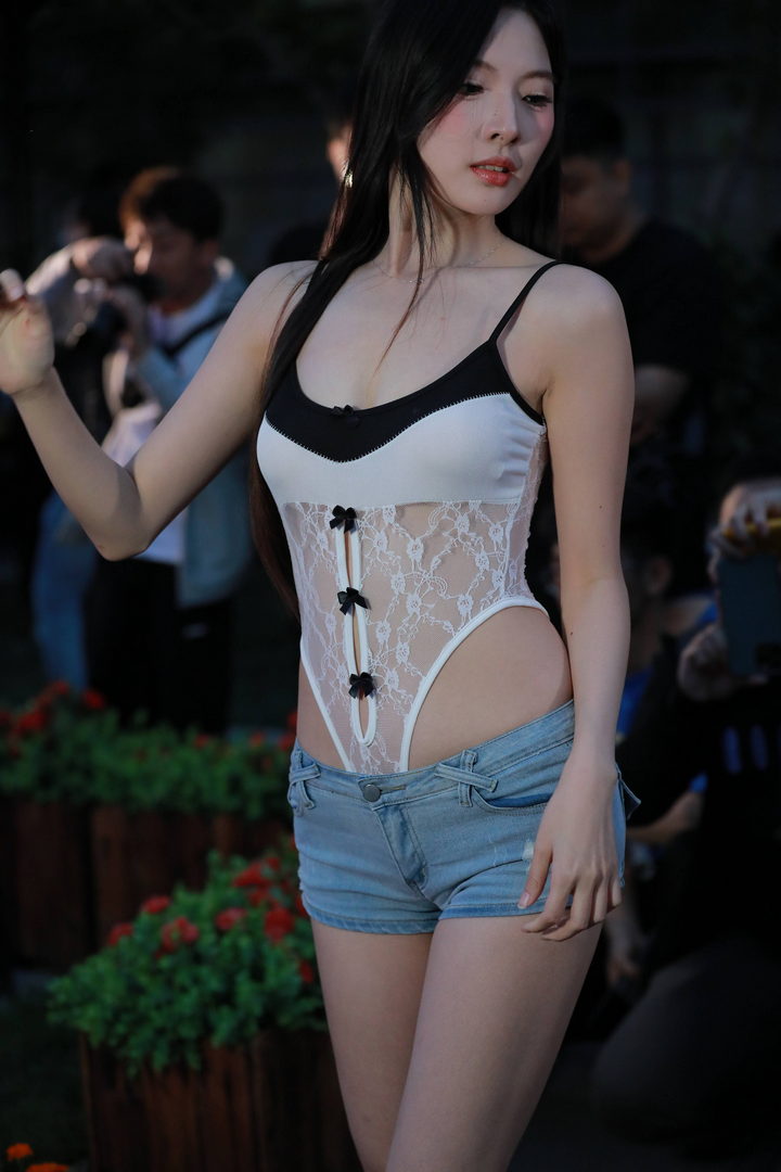 QD4475 套图125张-神兽街拍