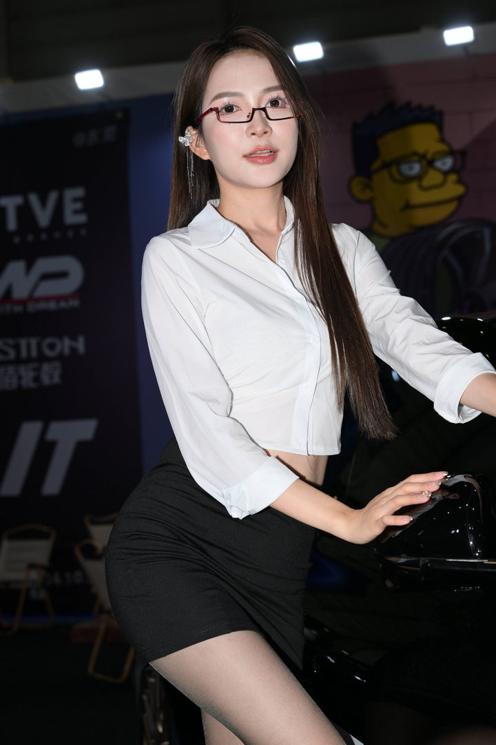 QD4480 套图39张-神兽街拍