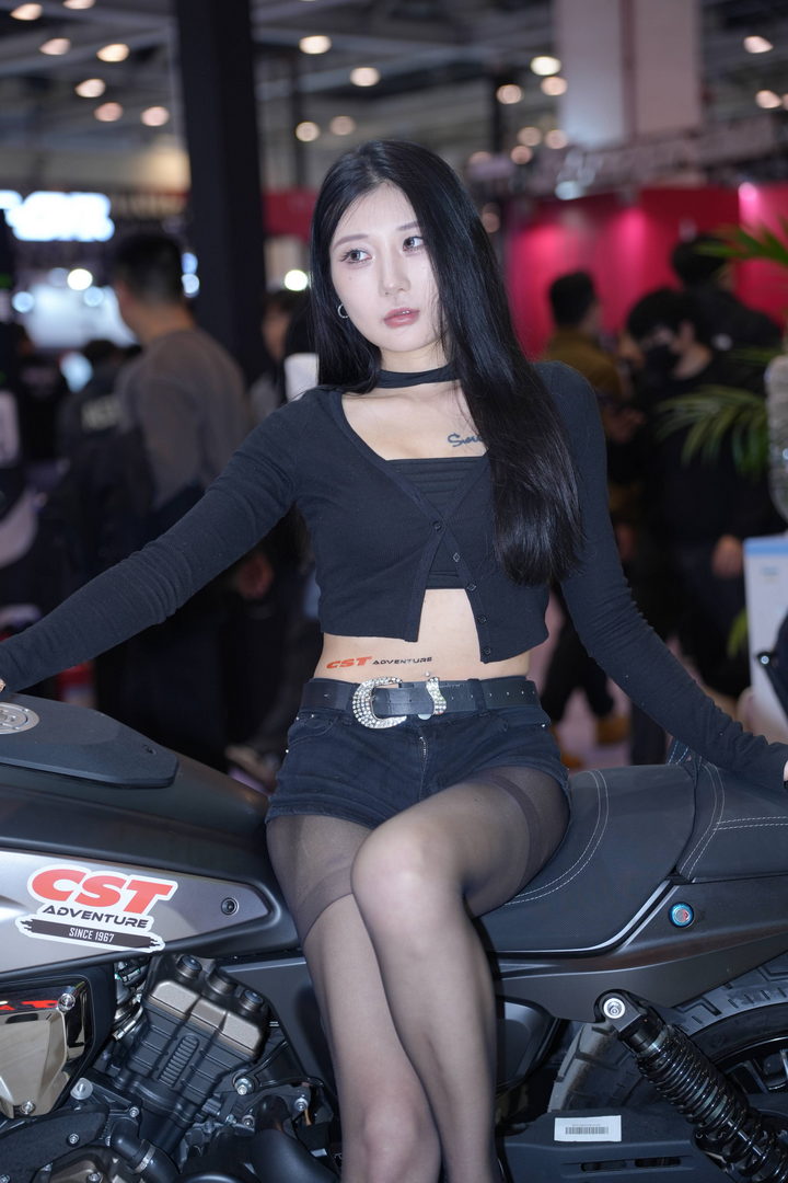 QD4533 套图52张+视频-神兽街拍