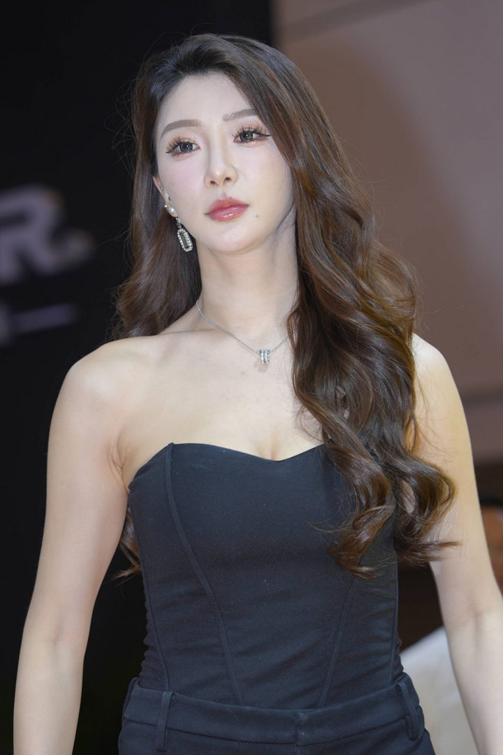 QD4535 套图29张+视频-神兽街拍