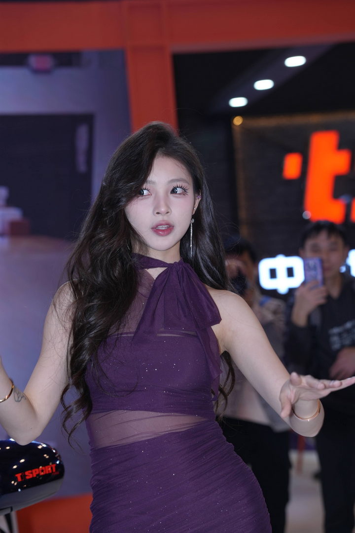 QD4545 套图141张+视频-神兽街拍