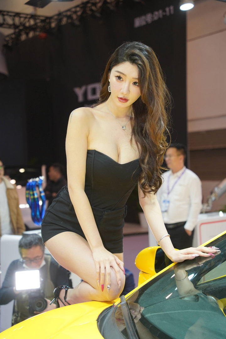 QD4575 套图66张-神兽街拍