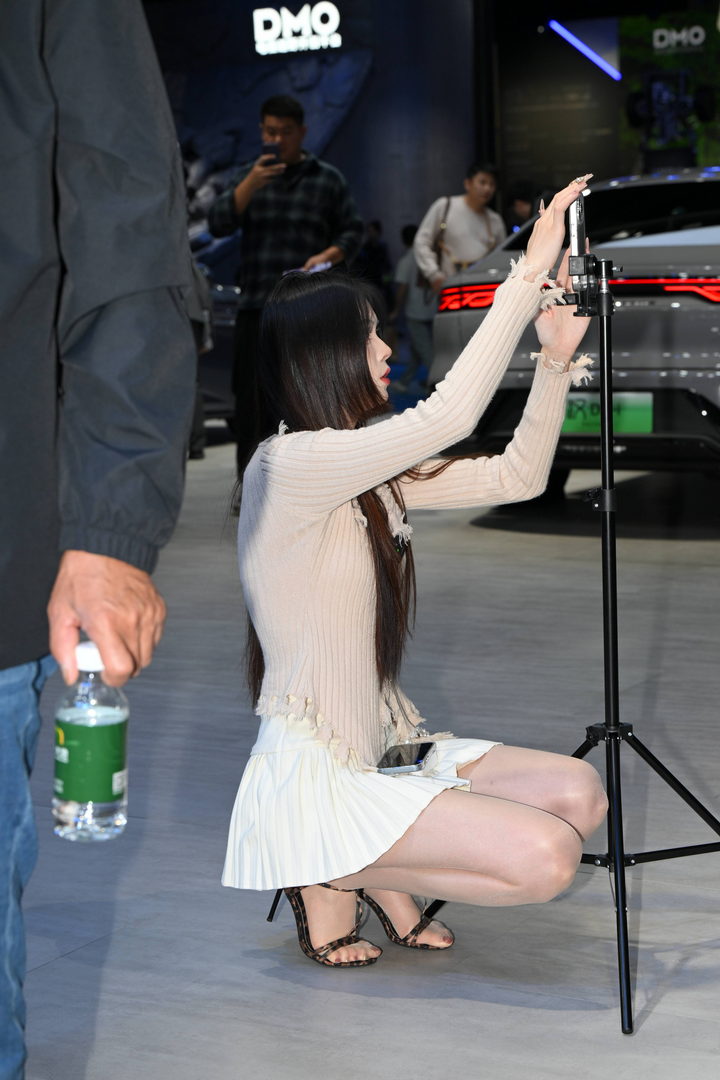 QD4635 套图222张-神兽街拍