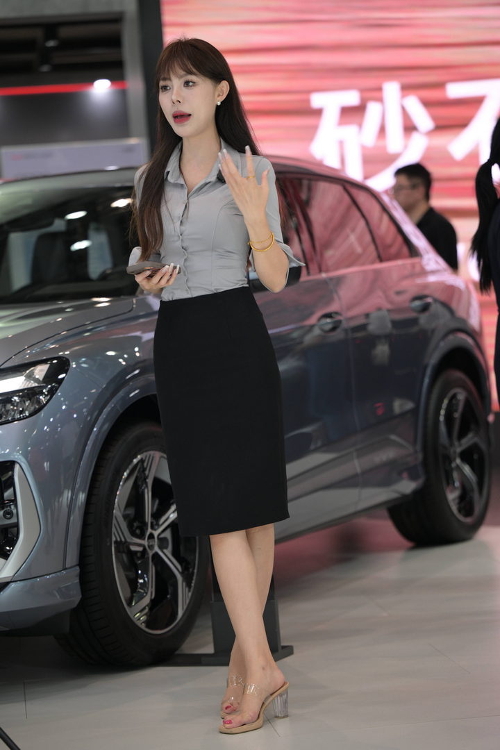 QD4642 套图80张+视频-神兽街拍