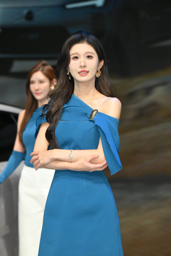 QD4651 套图113张-神兽街拍