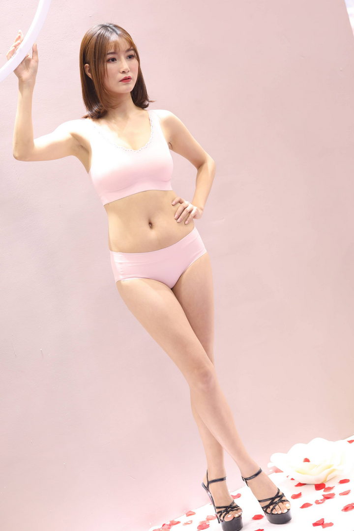 QD4667 套图62张+视频-神兽街拍