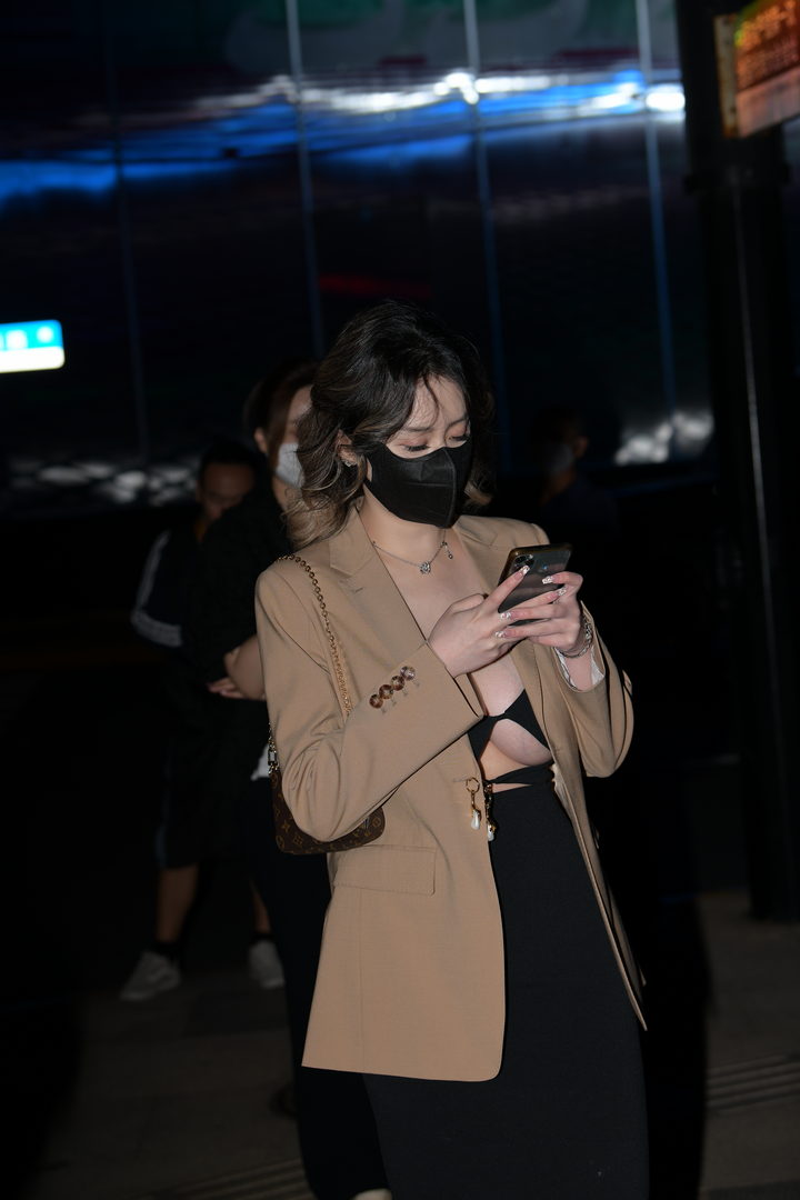 QD5055 套图87张-神兽街拍