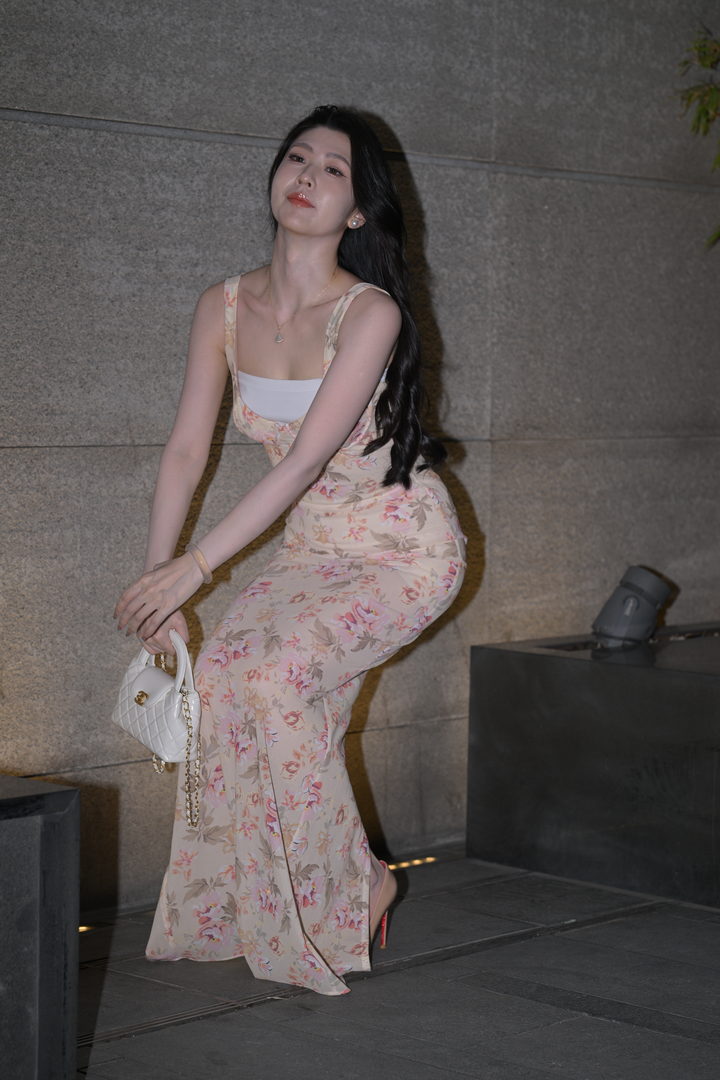 QD5081 套图205张-神兽街拍