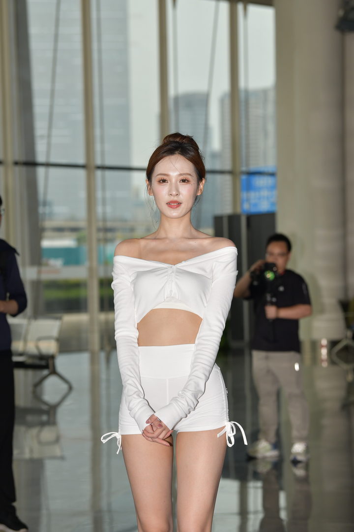 QD5105 套图51张-神兽街拍