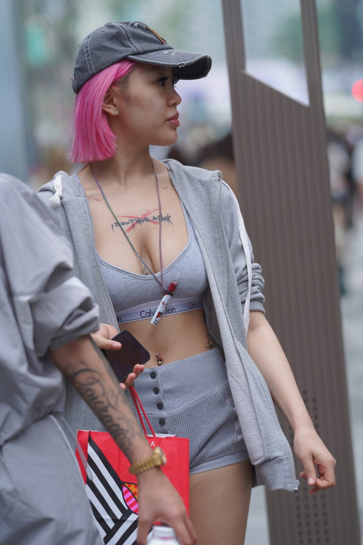 QD5131 套图41张-神兽街拍