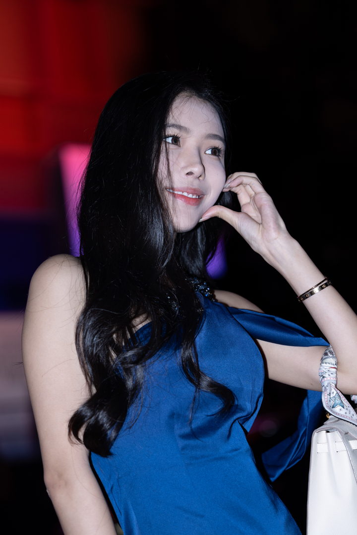 QD5402 套图104张-神兽街拍